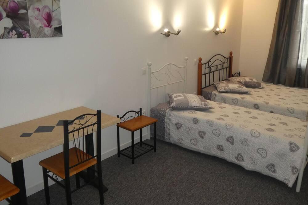 Etanit ! Etape Calme Et Parking Velo, Bicycle - Connection Tous A 1Mn Bus,Train Et Aeroport - Plein Centre De Beziers Pour Visiter,Manger - Chambres Climatisees, Spacieuses Amenagees Pour Singles, Couple, Et Ou Familles - Consigne Et Petit Dej En Plu בזייה מראה חיצוני תמונה
