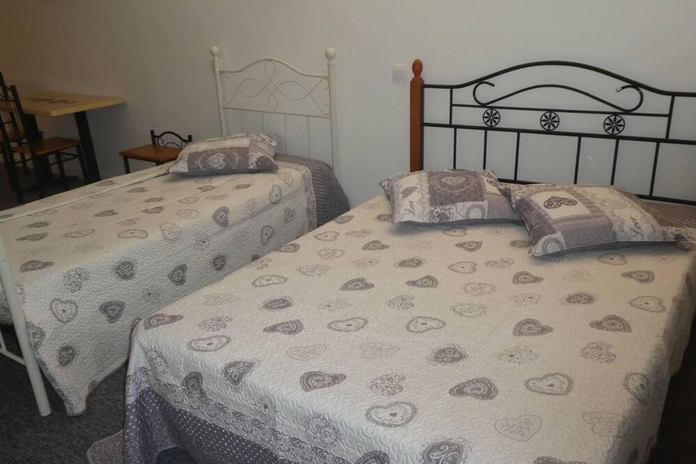 Etanit ! Etape Calme Et Parking Velo, Bicycle - Connection Tous A 1Mn Bus,Train Et Aeroport - Plein Centre De Beziers Pour Visiter,Manger - Chambres Climatisees, Spacieuses Amenagees Pour Singles, Couple, Et Ou Familles - Consigne Et Petit Dej En Plu בזייה מראה חיצוני תמונה
